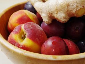 Как сушить персики на зиму в домашних условиях: чипсы, пастила и цукаты из персиков