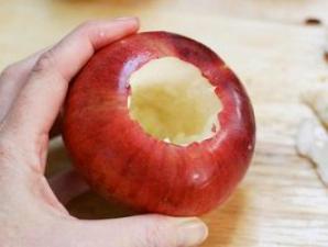 Как сделать на десерт вкусные печеные яблоки в микроволновке