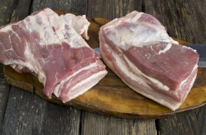 Рецепт вкусной ветчины из свинины в ветчиннице